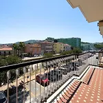 Apartment 10 Seats Wi-fi 3 Bedrooms 2 Bathrooms Near The Sea San Benedetto del Tronto