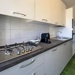 Apartment 10 Seats Wi-fi 3 Bedrooms 2 Bathrooms Near The Sea