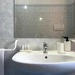 10 Seats Wi-fi 3 Bedrooms 2 Bathrooms Near The Sea San Benedetto del Tronto