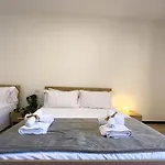 Apartment 10 Seats Wi-fi 3 Bedrooms 2 Bathrooms Near The Sea