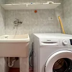 10 Seats Wi-fi 3 Bedrooms 2 Bathrooms Near The Sea Apartment *