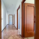 10 Seats Wi-fi 3 Bedrooms 2 Bathrooms Near The Sea Apartment