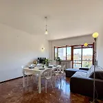 10 Seats Wi-fi 3 Bedrooms 2 Bathrooms Near The Sea