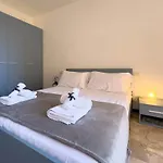 10 Seats Wi-fi 3 Bedrooms 2 Bathrooms Near The Sea Apartment