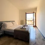 10 Seats Wi-fi 3 Bedrooms 2 Bathrooms Near The Sea *