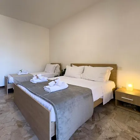 11 Seats Wi-fi 3 Bedrooms 2 Bathrooms Near The Sea