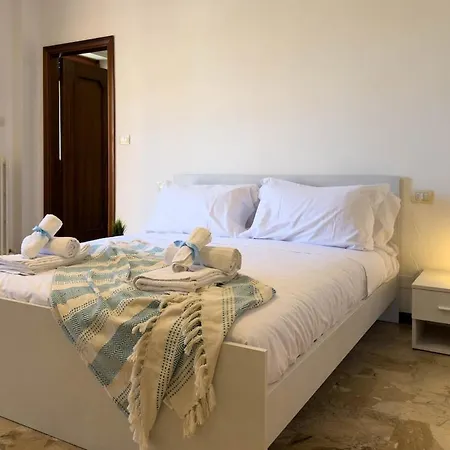 Appartement 11 Seats Wi-fi 3 Bedrooms 2 Bathrooms Near The Sea San Benedetto del Tronto