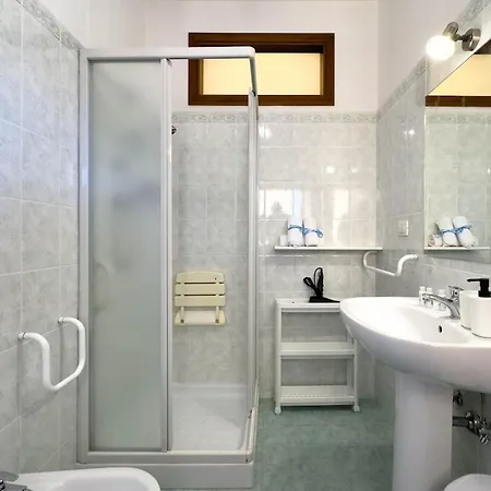 11 Seats Wi-fi 3 Bedrooms 2 Bathrooms Near The Sea Appartement