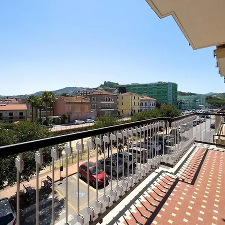 Апартаменты 10 Seats Wi-fi 3 Bedrooms 2 Bathrooms Near The Sea Сан-Бенедетто-дель-Тронто