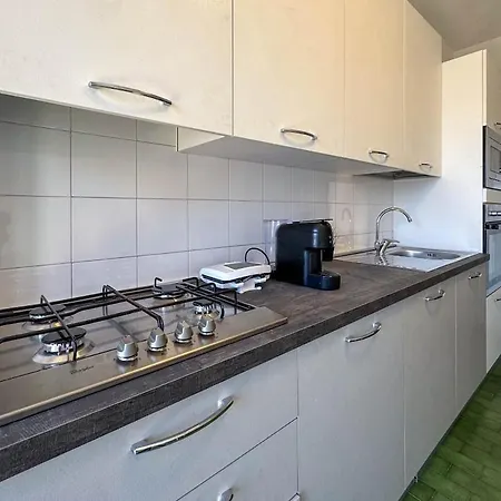 アパート 11 Seats Wi-fi 3 Bedrooms 2 Bathrooms Near The Sea