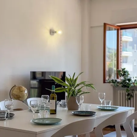 アパート 11 Seats Wi-fi 3 Bedrooms 2 Bathrooms Near The Sea *