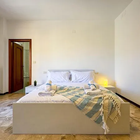 11 Seats Wi-fi 3 Bedrooms 2 Bathrooms Near The Sea アパート サン・ベネデット・デル・トロント