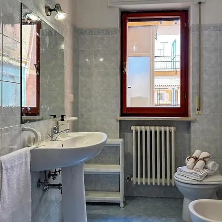 Appartement 11 Seats Wi-fi 3 Bedrooms 2 Bathrooms Near The Sea San Benedetto del Tronto