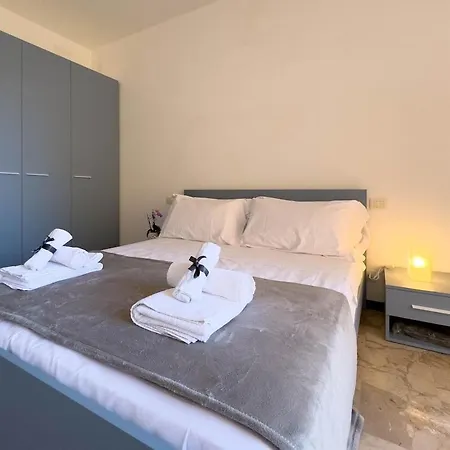 10 Seats Wi-fi 3 Bedrooms 2 Bathrooms Near The Sea Апартаменты