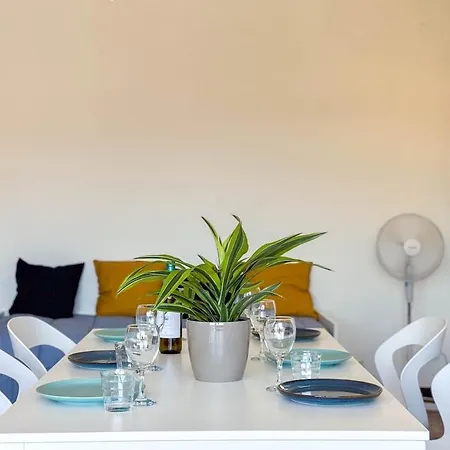 10 Seats Wi-fi 3 Bedrooms 2 Bathrooms Near The Sea Апартаменты Сан-Бенедетто-дель-Тронто